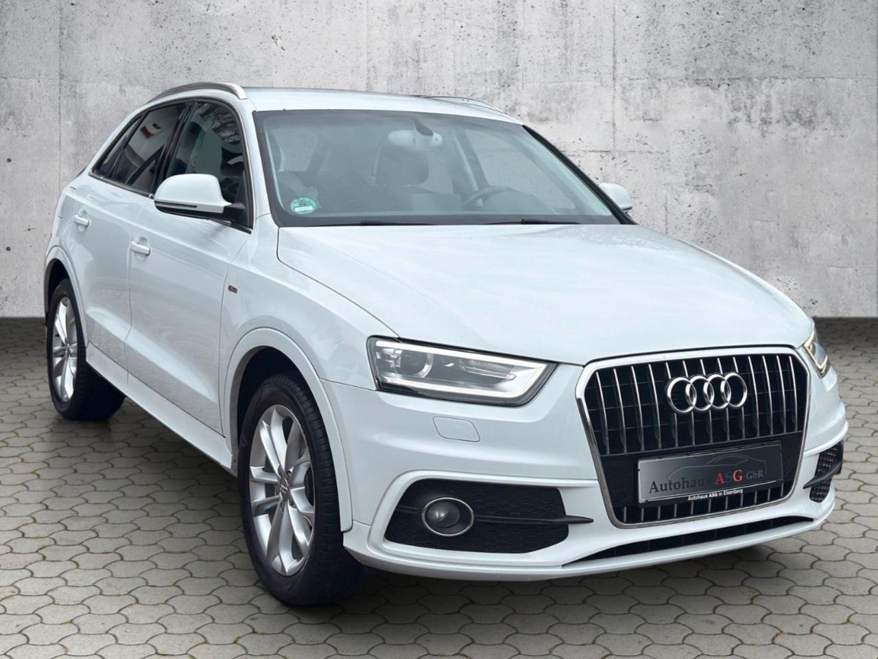 Audi Q3 1.4 TFSI S-line *Bi-Xenon*KeylessGO*1.Hand*