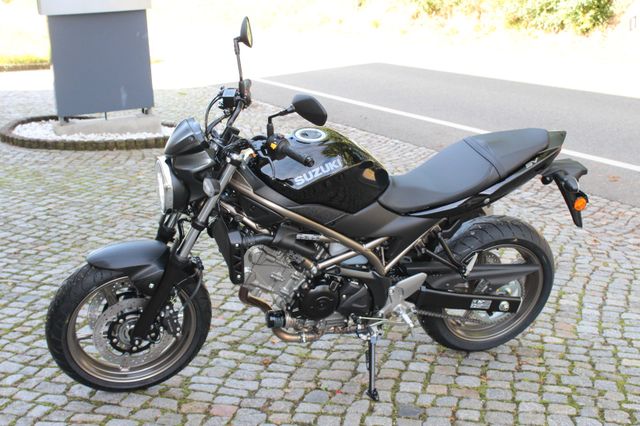 Suzuki SV650 wie neu wenig Kilometer +150 Tankgutschein