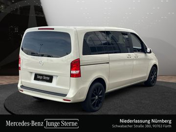 Mercedes V 220 - 6