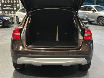 صورة 10 لـ 2014 Mercedes-BENZ GLA