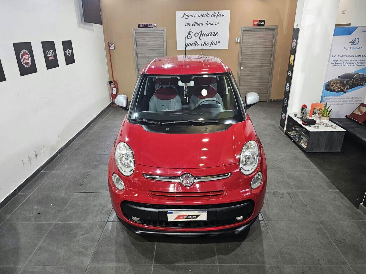 Fiat 500L 2013 — rear view