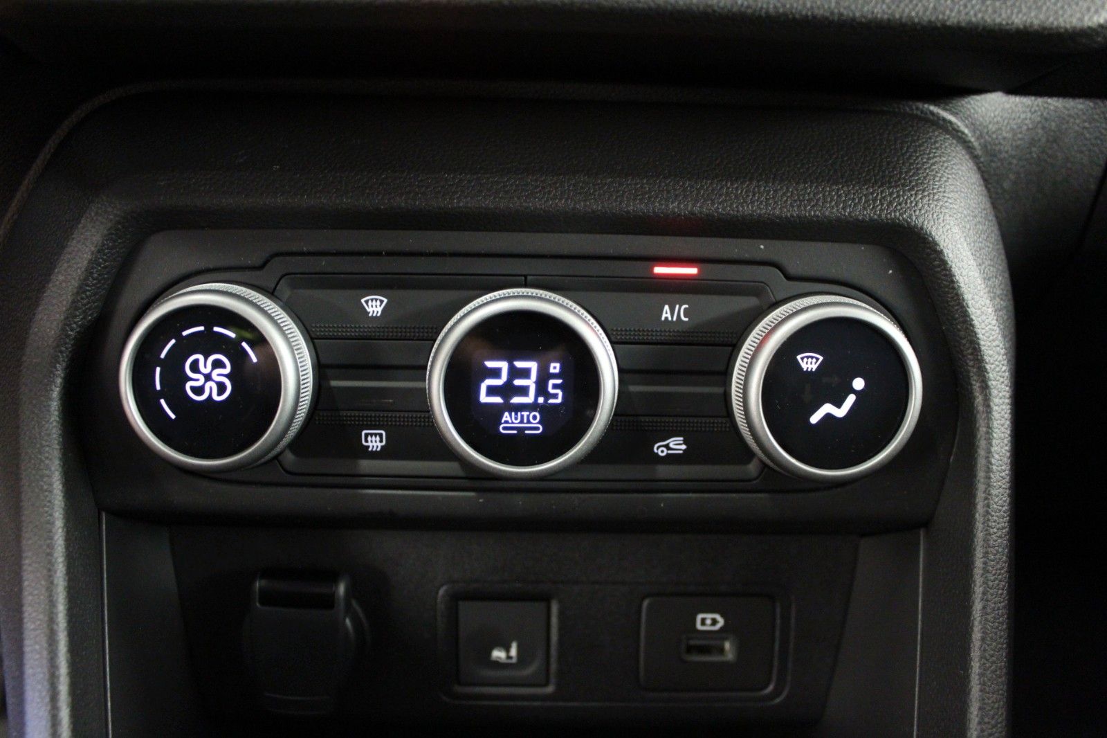 Fahrzeugabbildung Dacia Jogger Eco-G 100 Extreme+ 7-Sitzer