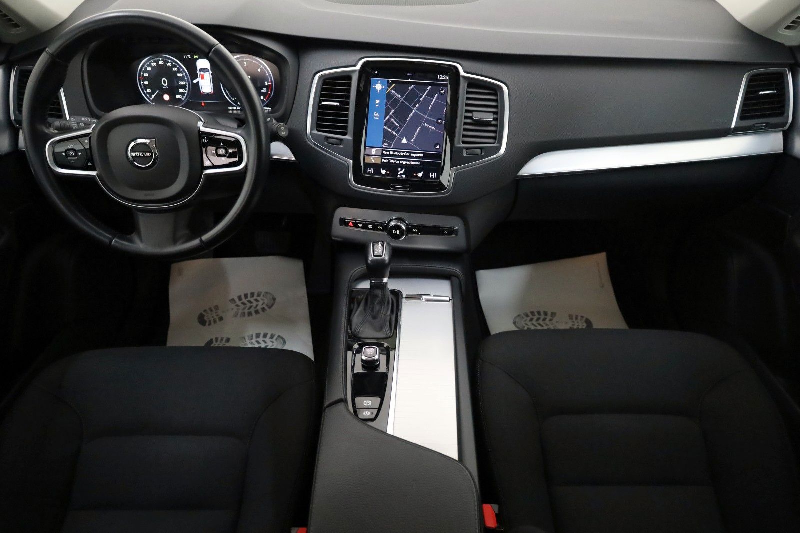 Fahrzeugabbildung Volvo XC90 Momentum AWD, Kamera, Navi, LED