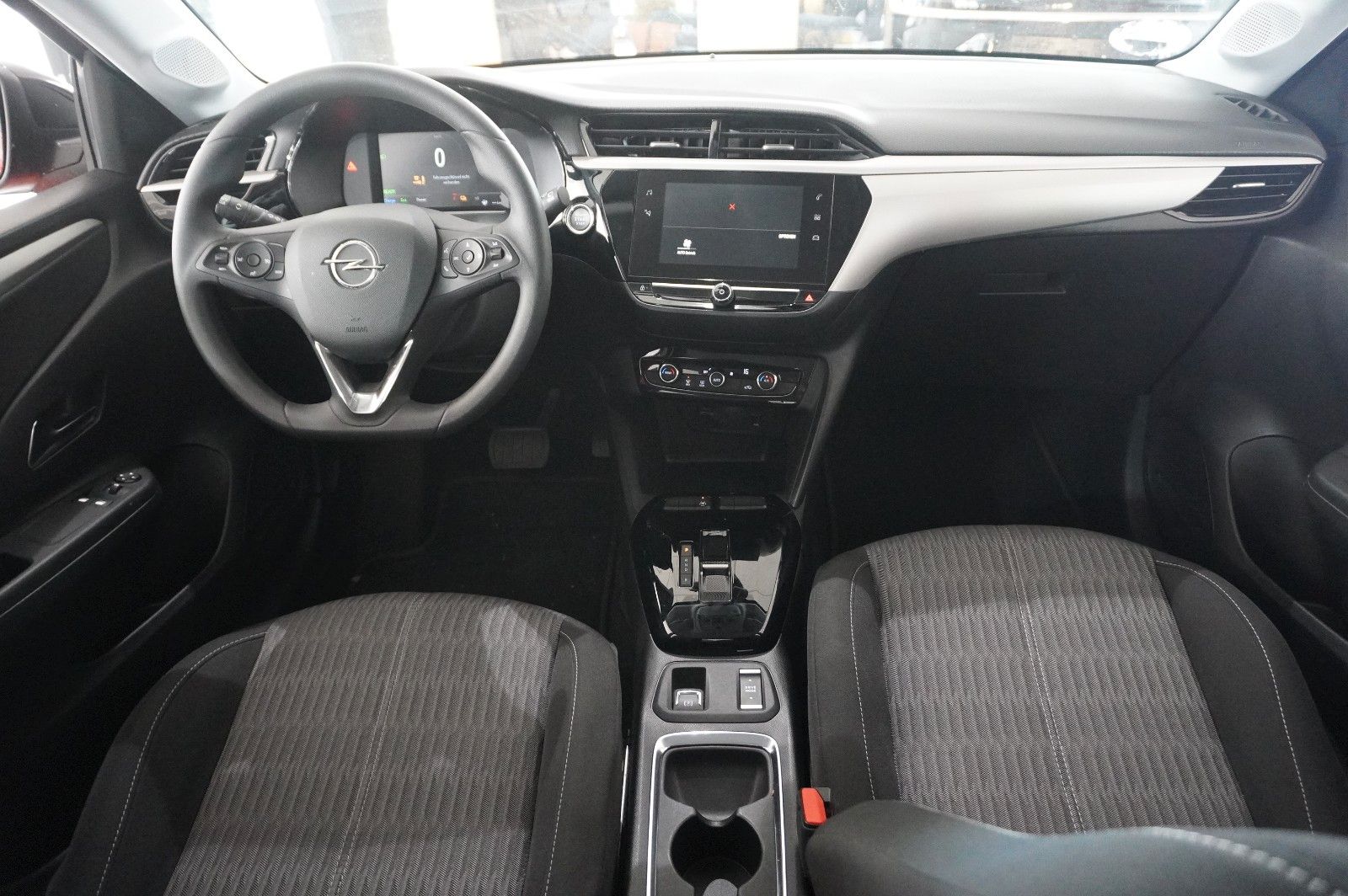 Fahrzeugabbildung Opel Corsa-e F EDITION 7KW NAVI/VIRT/TEMP/DAB/WÄRMEP.