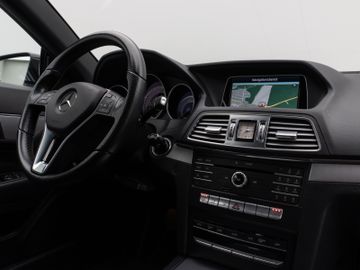 Fahrzeugabbildung Mercedes-Benz E 200 Cabrio LED Sitzhzg Navi PDC Tempomat Leder