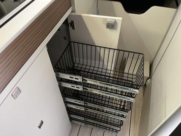 Westfalia Columbus 600 D 140 PS 8G Zusatzbett Solar ACC