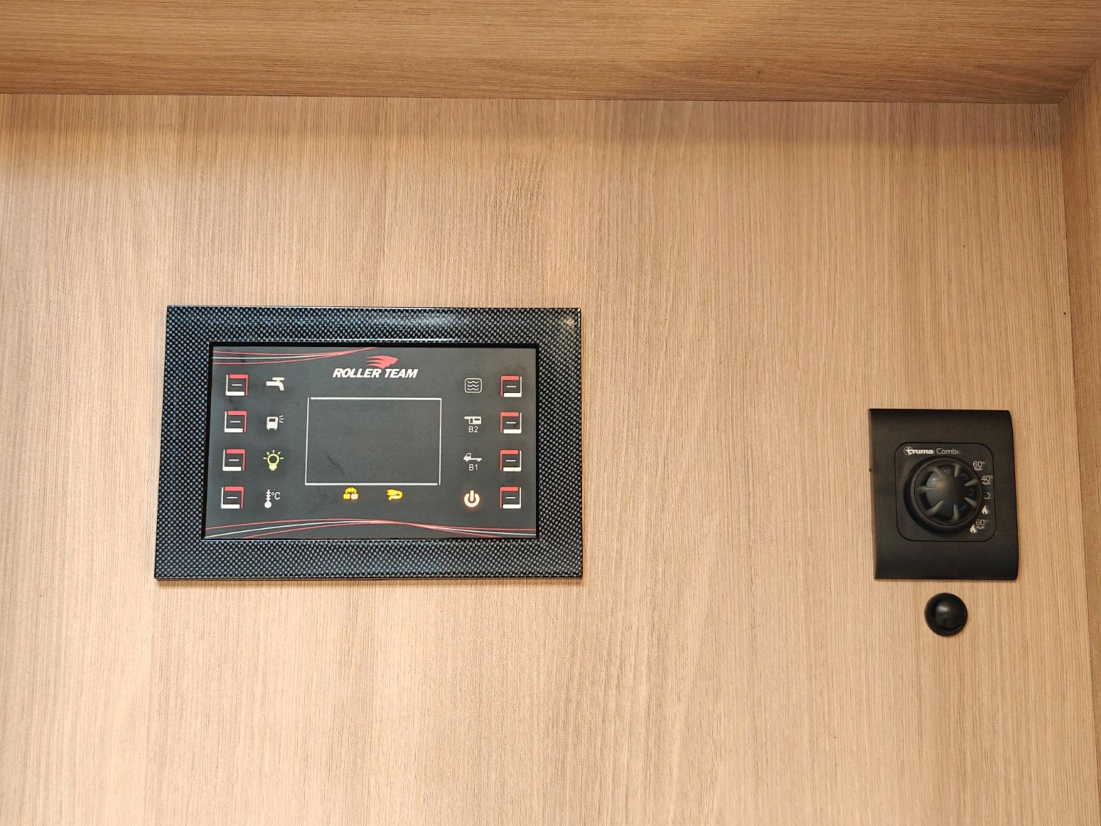 Fahrzeugabbildung Roller Team Kronos 275 - SAT, TV, Solar, 6 Sitz/Schlafplätze