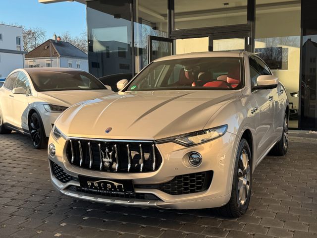 Maserati Levante 3.0 V6 430PS Modena S 4WD/AHK /1Hand/Pan