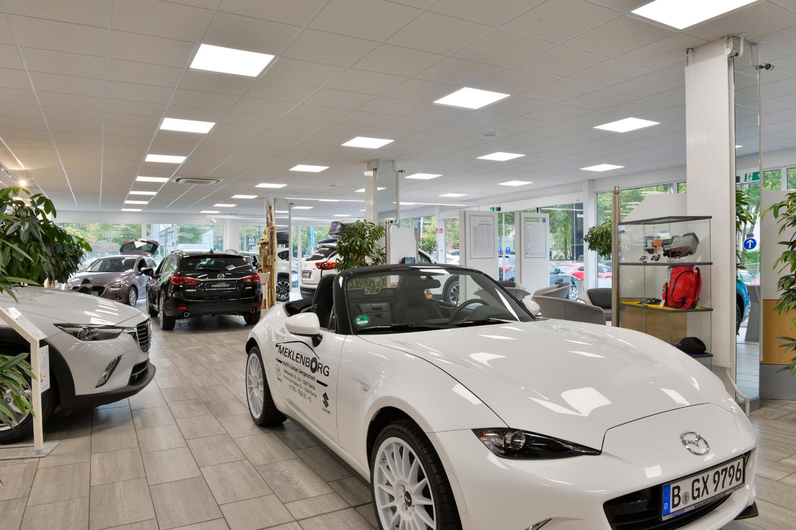 showroom-image-top