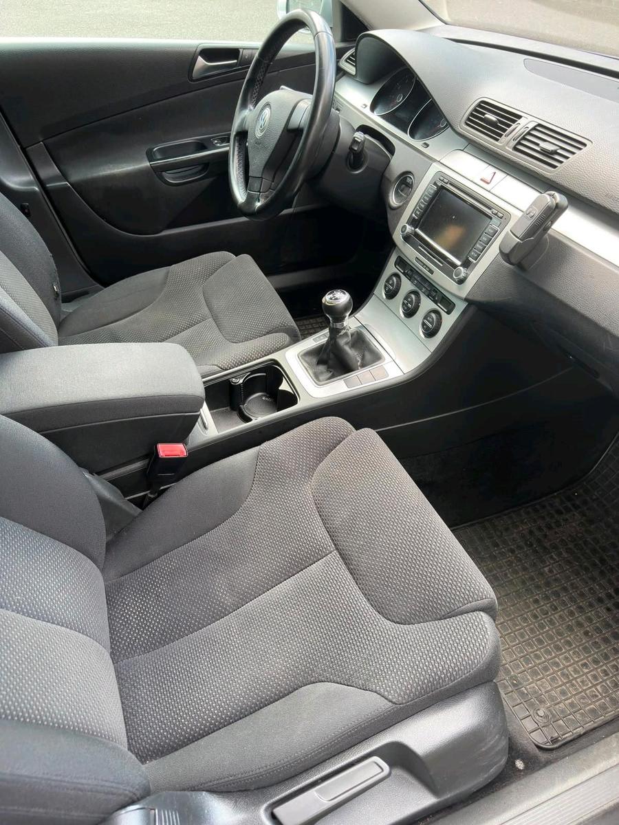 Volkswagen Passat 2009 — photo 12