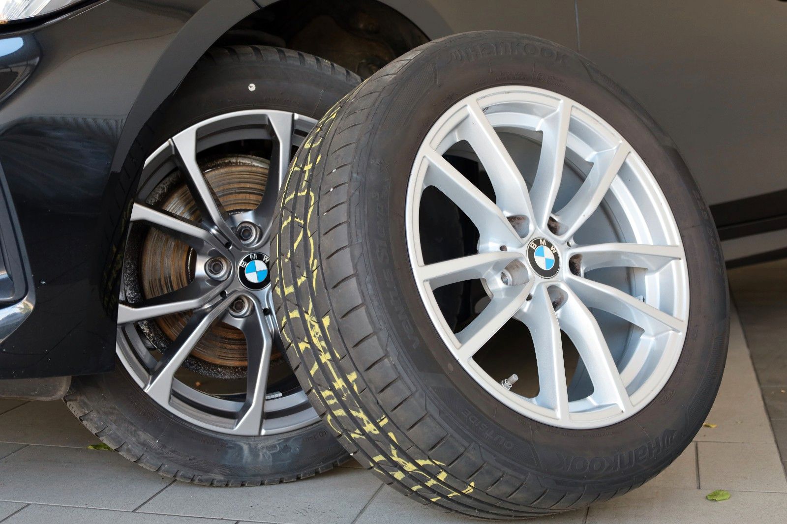 Fahrzeugabbildung BMW 320dA xDrive Touring Navi,LED,SH,PDC,Widescreen