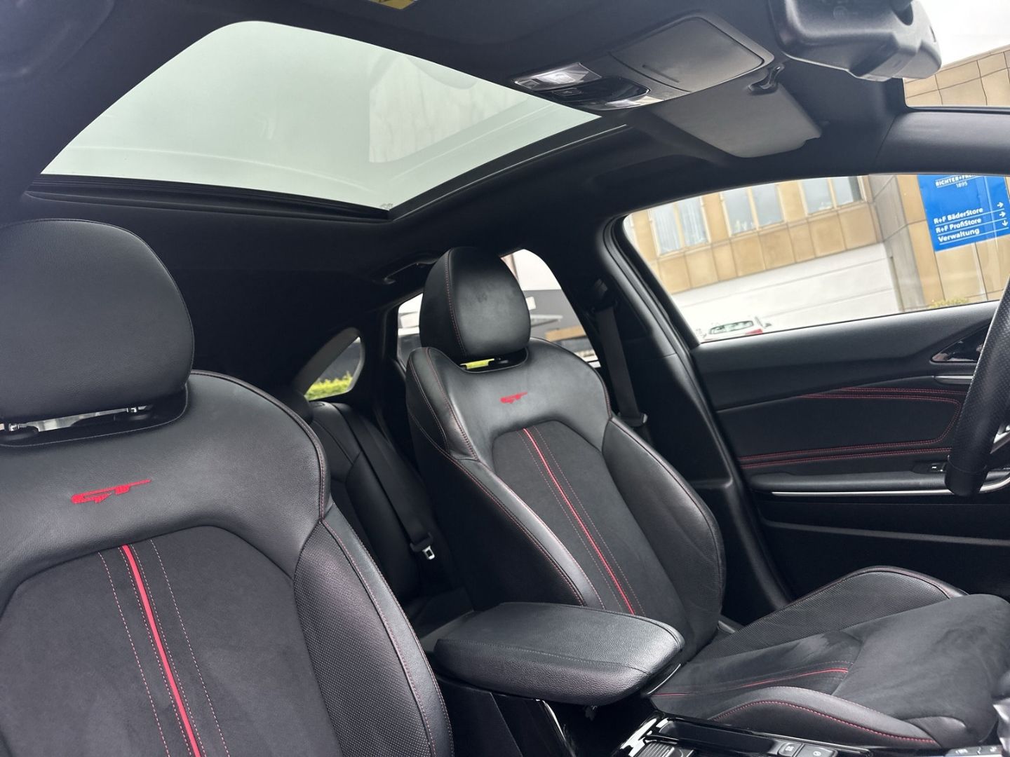 Fahrzeugabbildung Kia ProCeed 1.6 T-GDI DCT7 GT +El. Panodach+Navi+Led
