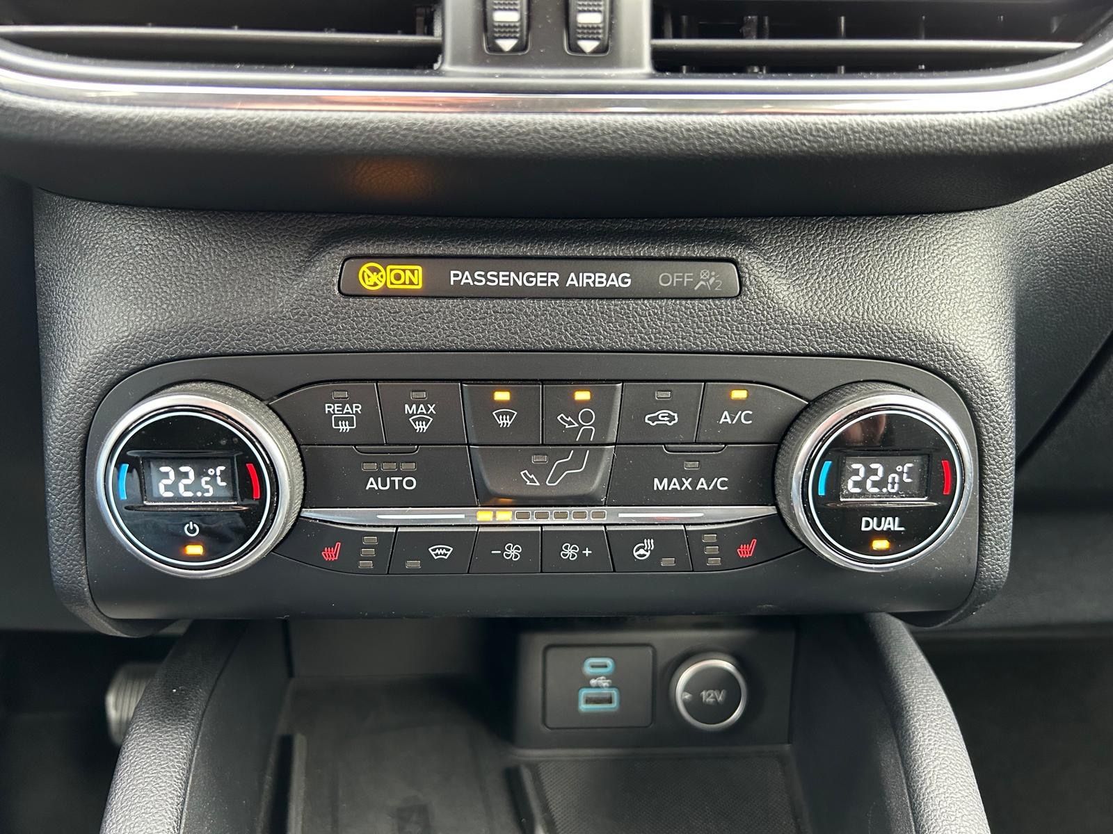 Fahrzeugabbildung Ford Kuga Titanium°LED°AHK°HeadUp°Winterpaket°Kamera