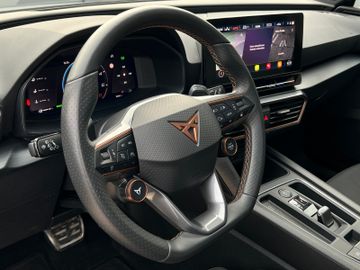 Fahrzeugabbildung CUPRA Leon ST VZ 1.4 e-HYBRID DSG Kamera Pano DCC ACC