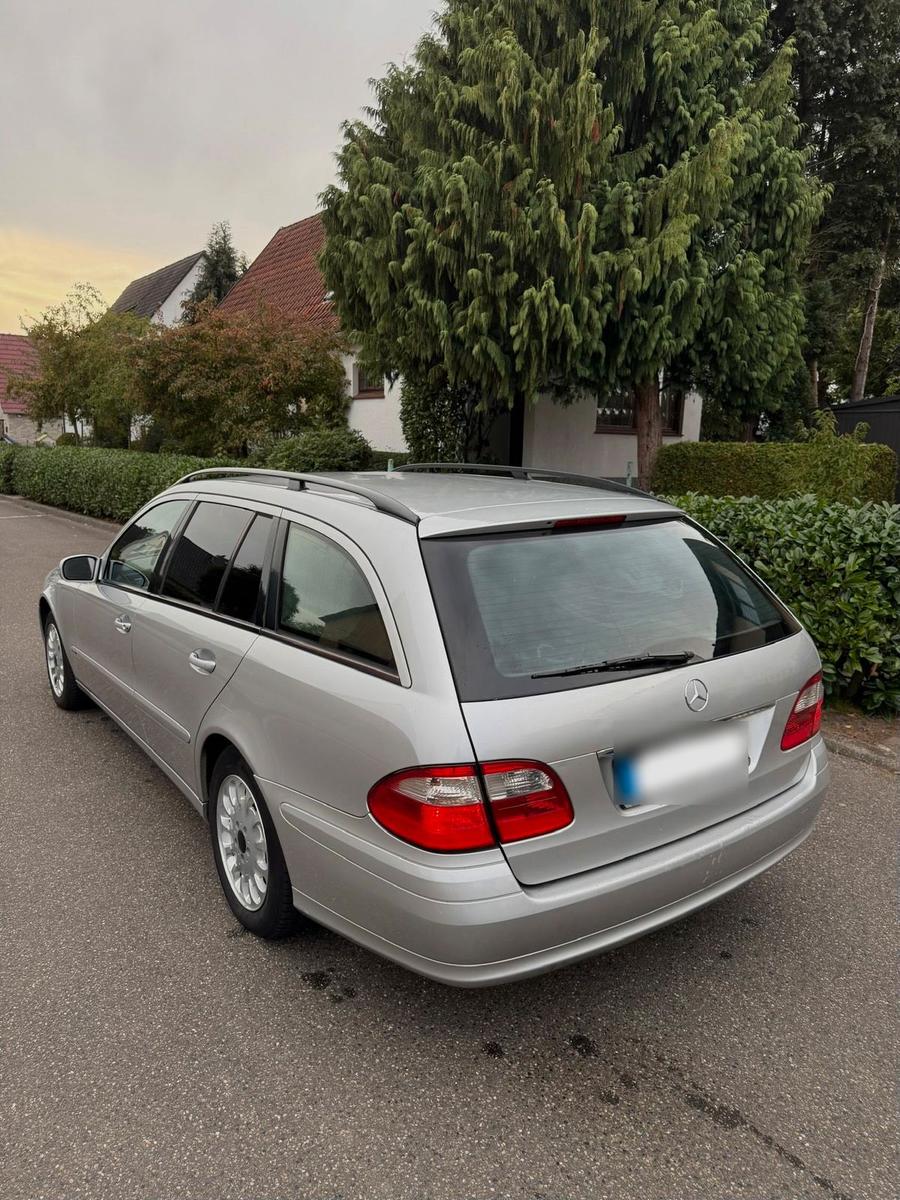 Mercedes-Benz 220 2004 — engine 150 HP (110kW)