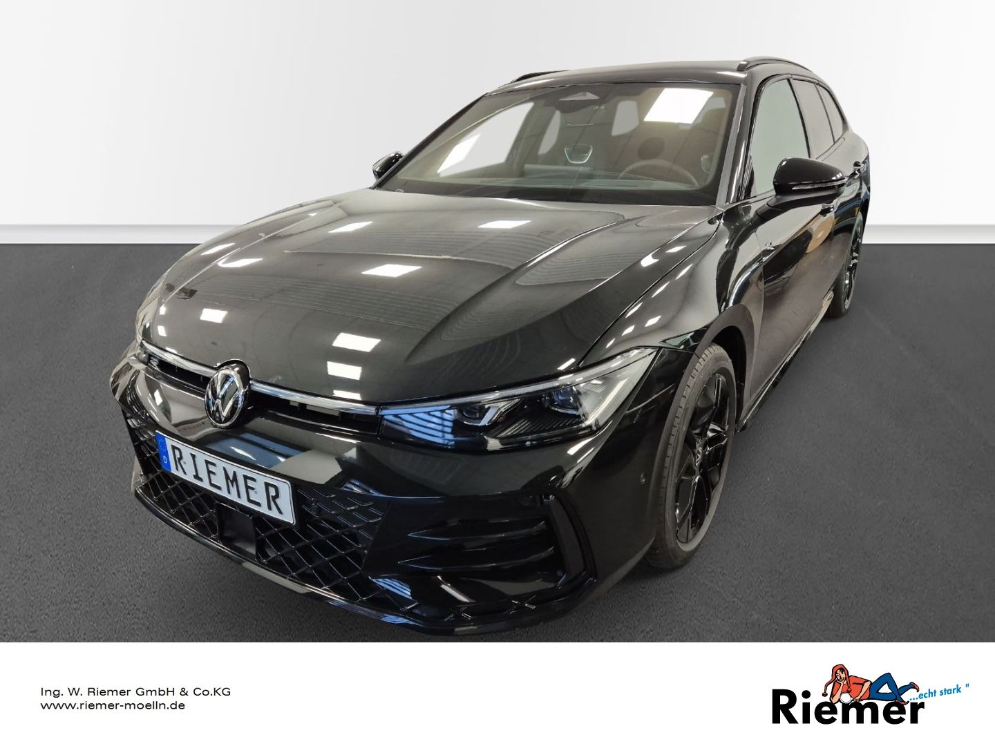 VW Passat R-Line 2.0 TDI 110kW DSG Sport+AHK+HUD AD