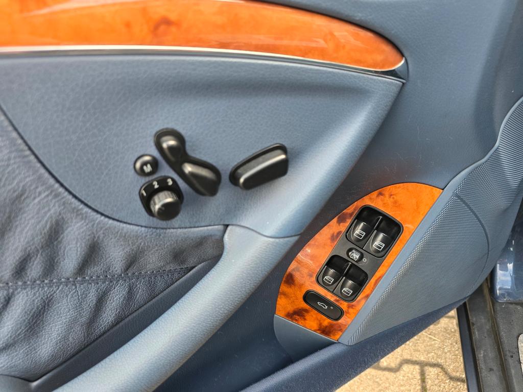 Mercedes-Benz CLK 320