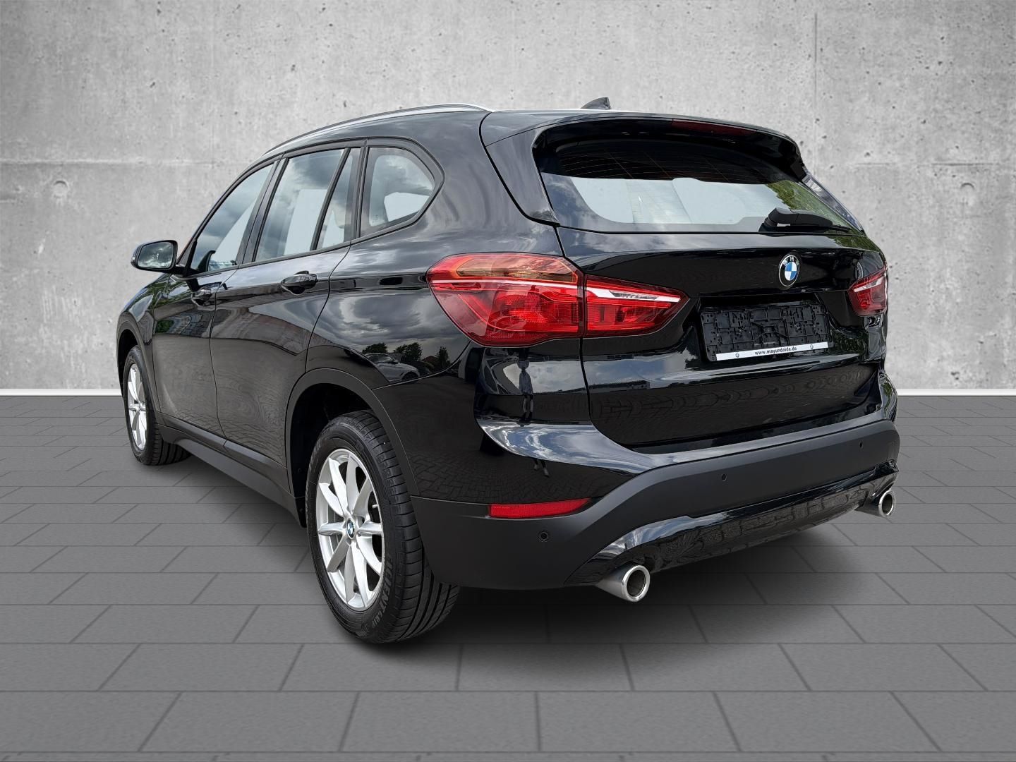 BMW X1 SDRIVE18D A Navi El. Heckklappe Mehrzonenklim foto 5