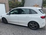 Mercedes-Benz Ich  verkaufe meinen Mercedes B Klasse AMG... - Mercedes-Benz E 220 mit Benzin-Antrieb
