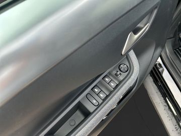 Opel Frontera 1.2 GS Kam.+KeyLess+Navi+SHZ+PDC