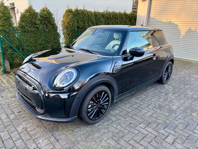 MINI Cooper SE MINI Yours Trim Pano Navi hell Leder !