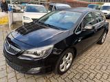 Opel Astra 1.6 Turbo Cosmo 132kW Automatik - Opel Astra aus 2010: Turbo