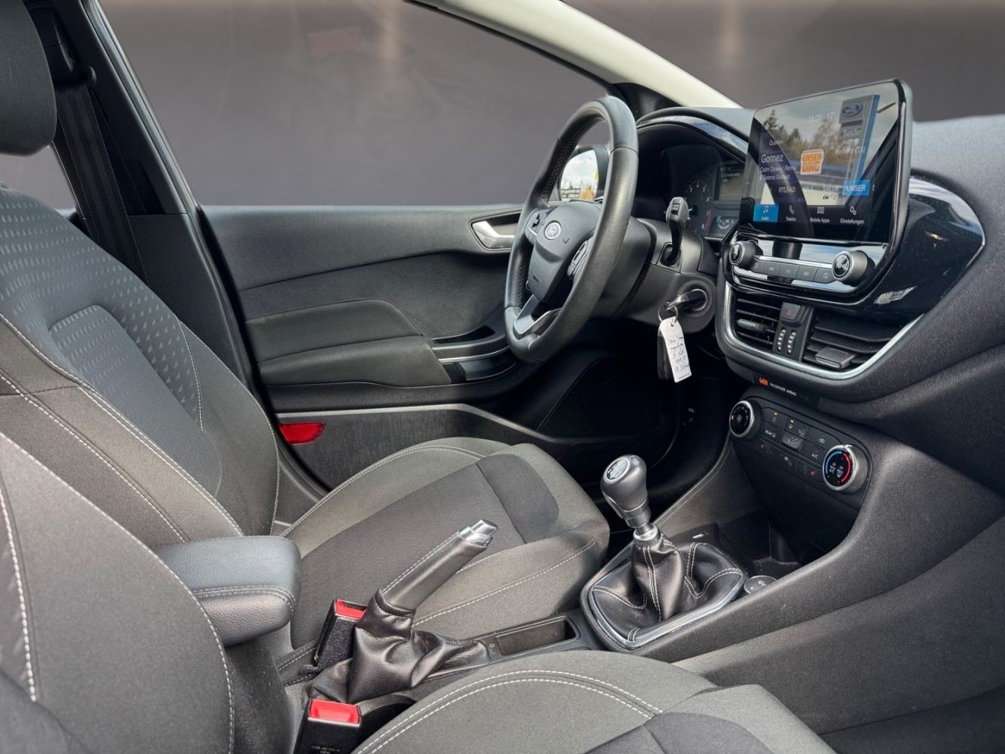 Fahrzeugabbildung Ford Fiesta Titanium SHZ Spurhalteass. Notbremsass. T