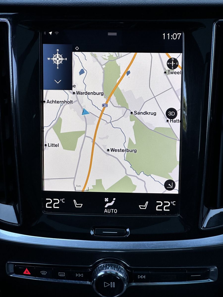 Fahrzeugabbildung Volvo V60 T8 AWD Twin Engine R-Design NAV+LED+AHK+360°