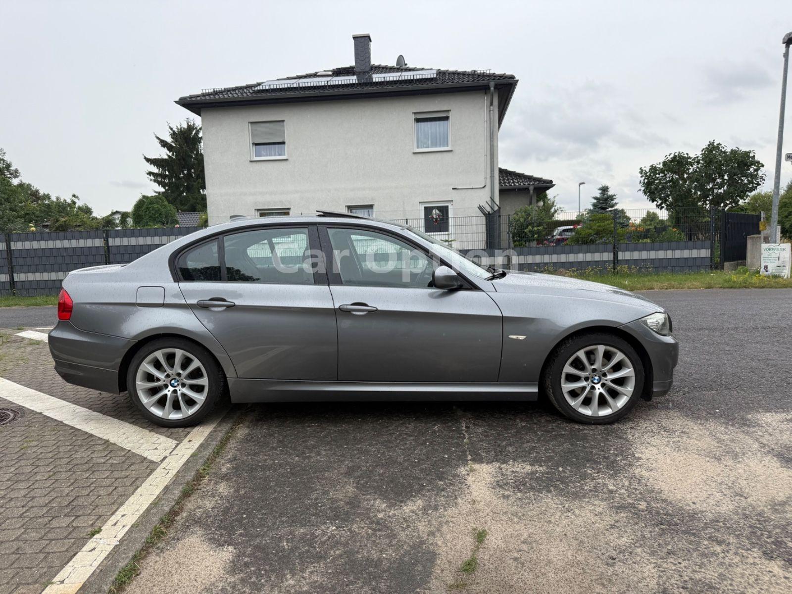 BMW 320i Limousine/Glasdach/´Xenon/Navigation/17Zoll