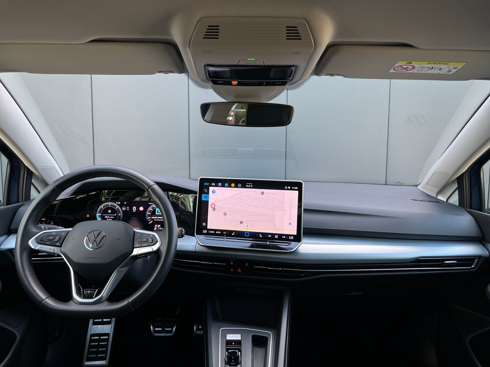 Fahrzeugabbildung Volkswagen Golf VIII Life 2.0 TDI DSG *AHK,LED,ACC,Navi,Kam