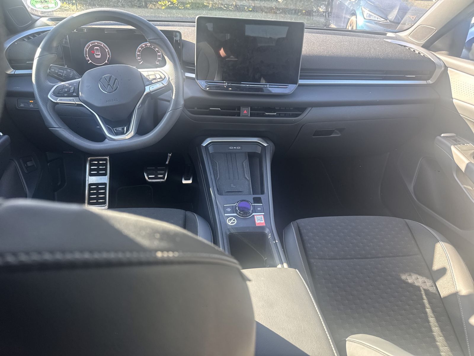 Volkswagen T-Roc R-Line 1.5 eTSI DSG SHZ NAVI Kamera Matrix foto 4