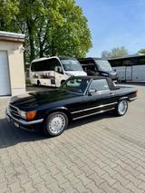 Mercedes-Benz SL 560 Oldtimer / Schwarz / restauriert - schwarze Mercedes-Benz SL 560