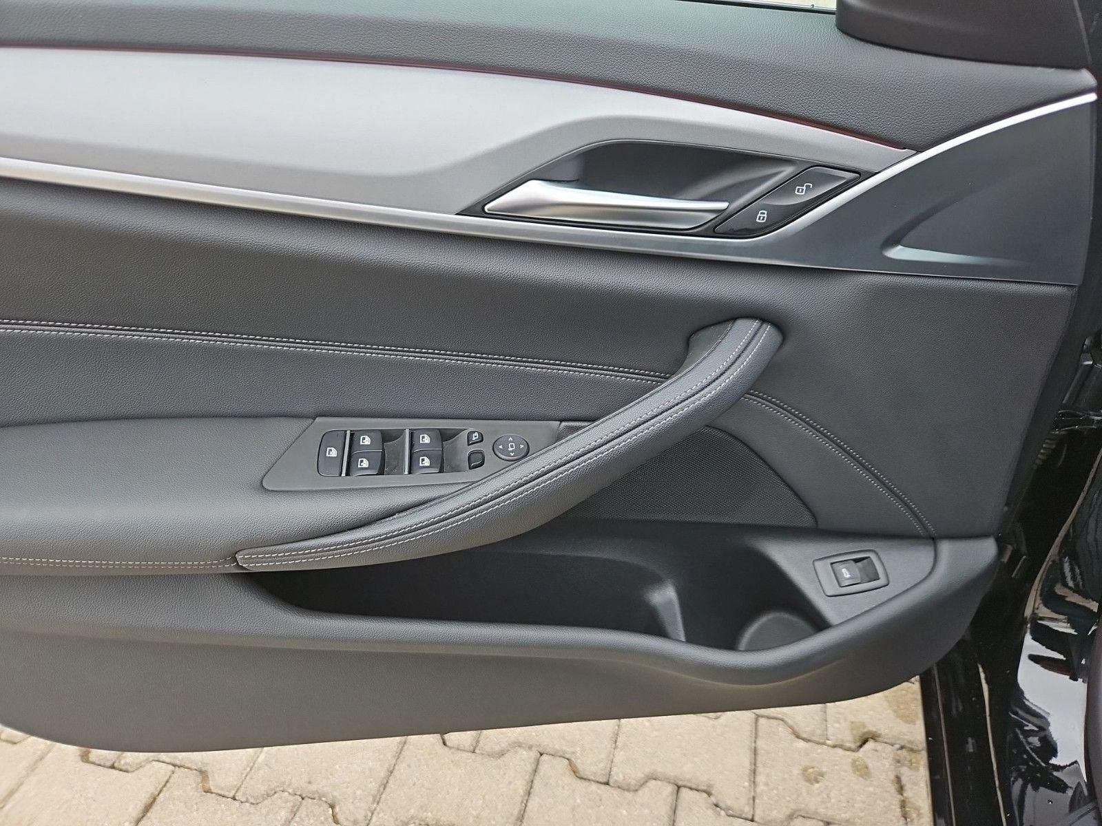 BMW 530i xDrive Touring/Laser/Leder/HUD/Innovation foto 15