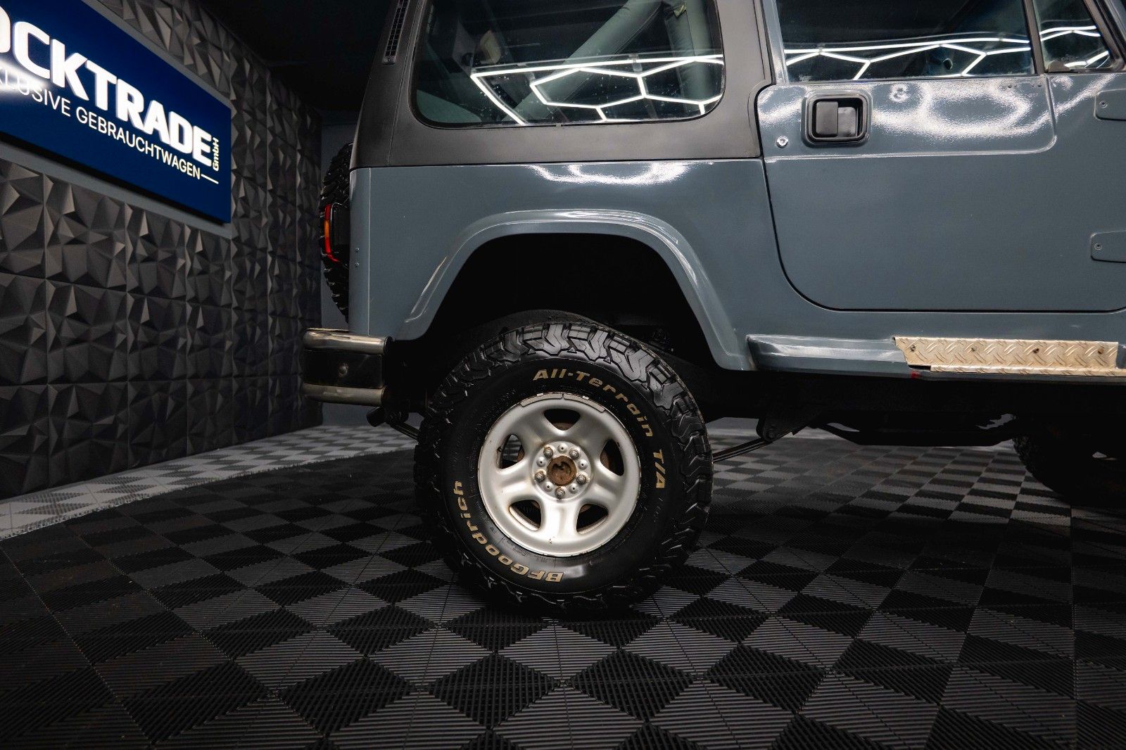 Fahrzeugabbildung Jeep Wrangler 4.0 Offroad 4x4 H-Zulassung *HardTop*
