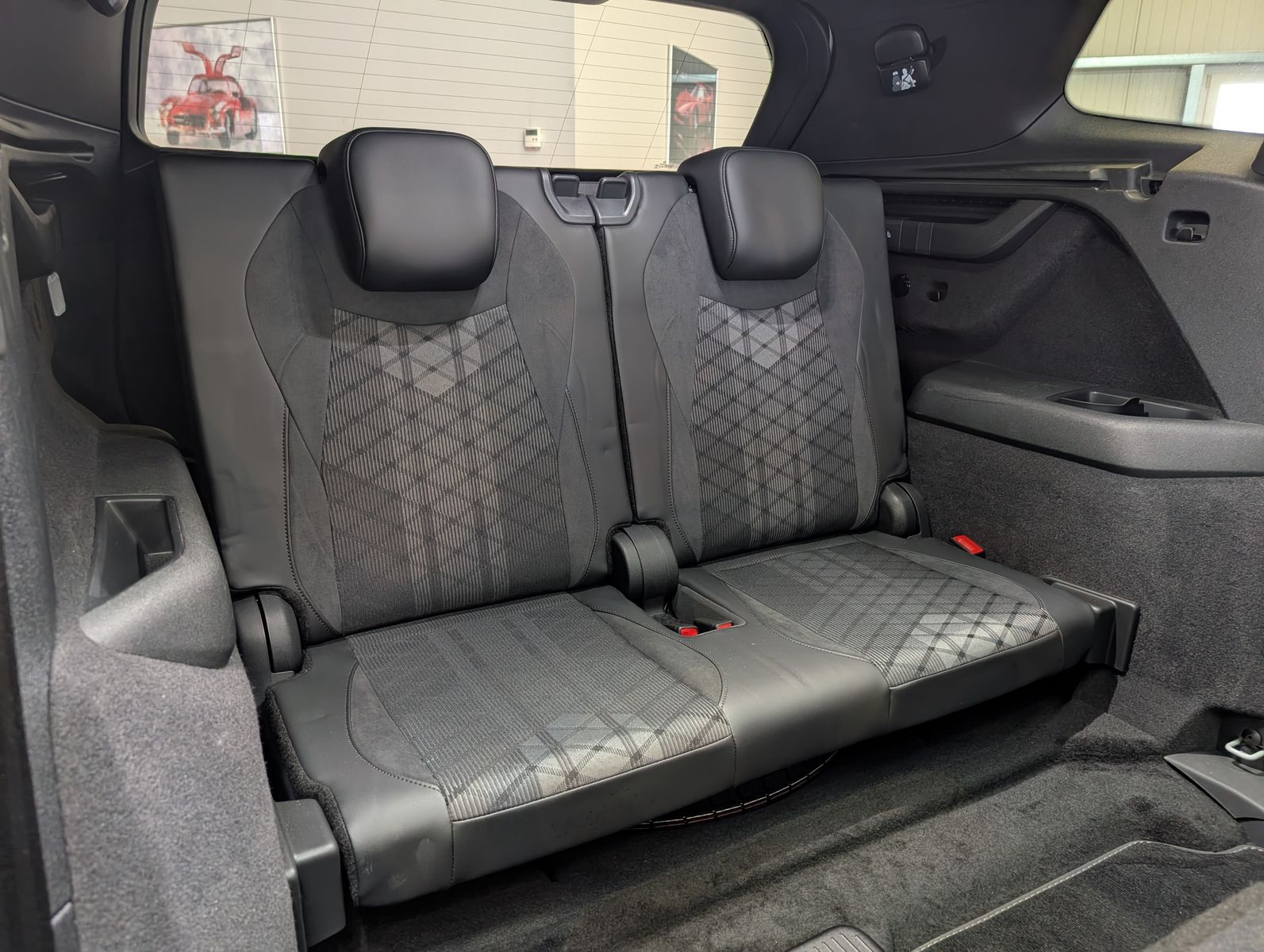 Fahrzeugabbildung Volkswagen Tayron 2.0TDI 4M R-Line Launch Pano Black AHK 20