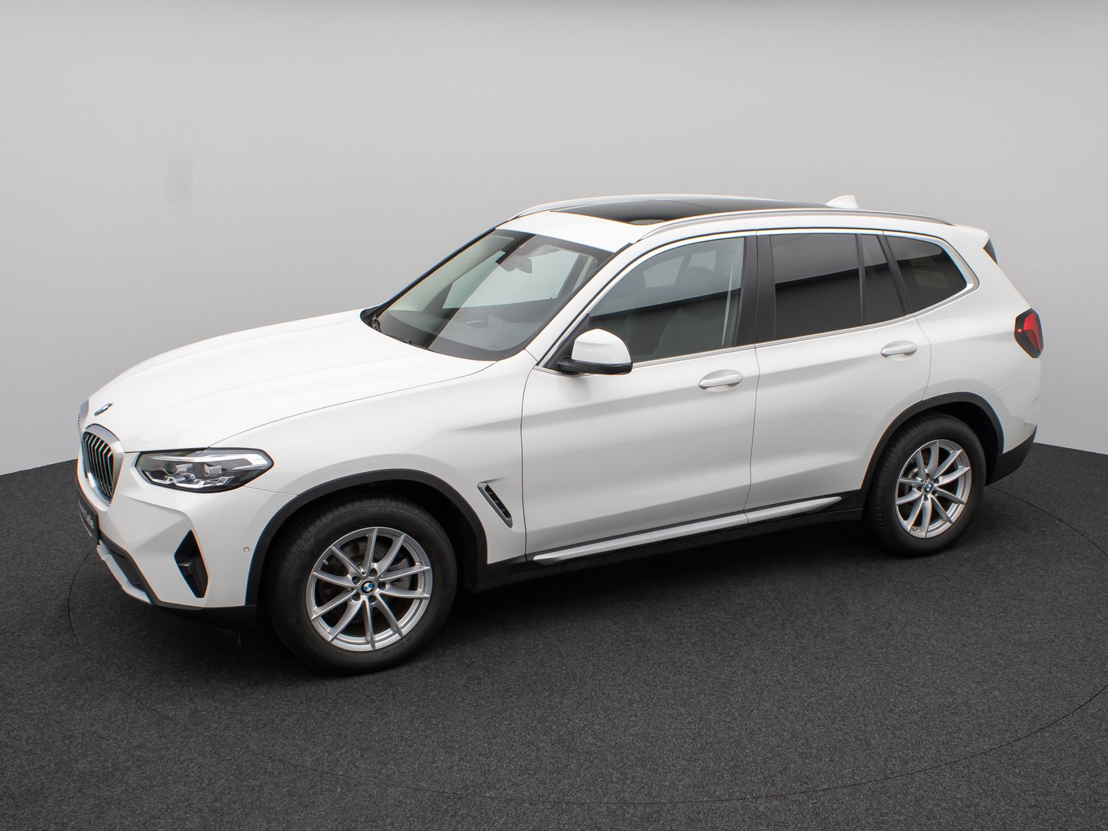 Fahrzeugabbildung BMW X3 xD20i Panorama Kamera DAB Leder Sport 18Zoll