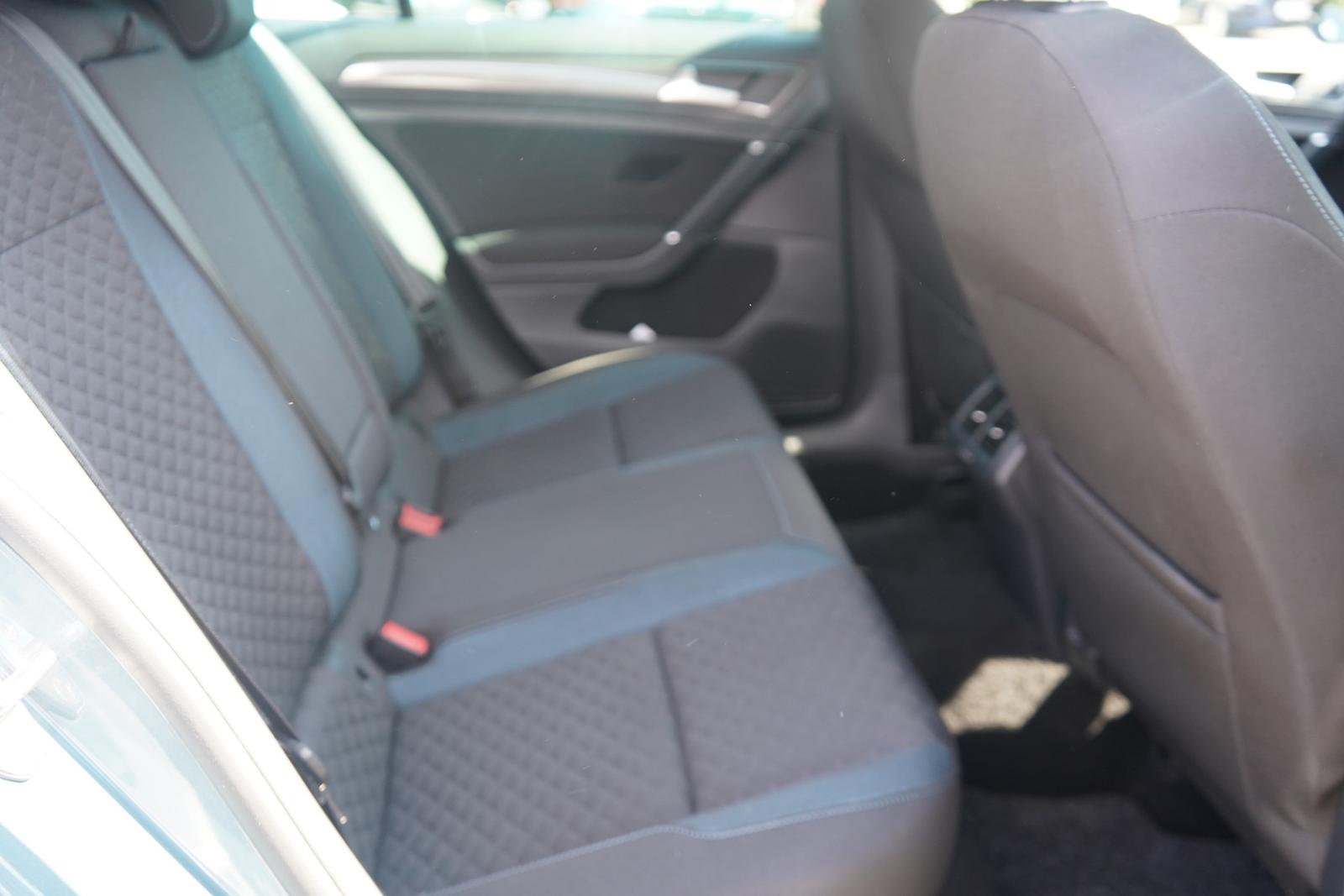 Volkswagen Golf VII 1.5 TSI IQ.DRIVE Navi ACC Kamera PDC