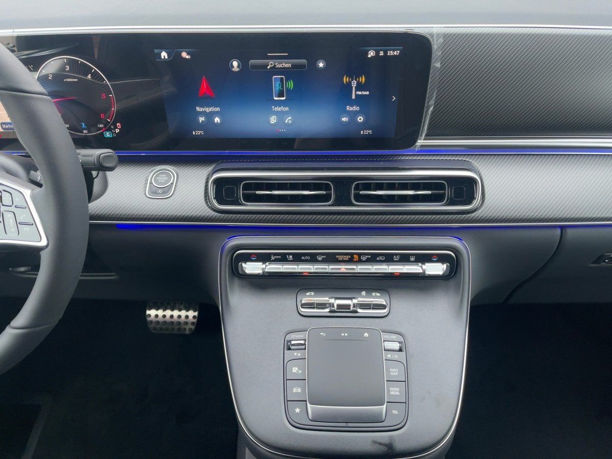 Fahrzeugabbildung Mercedes-Benz V 300 d 4M lang AMG/Night/Pano/360°/Airmatic/AHK