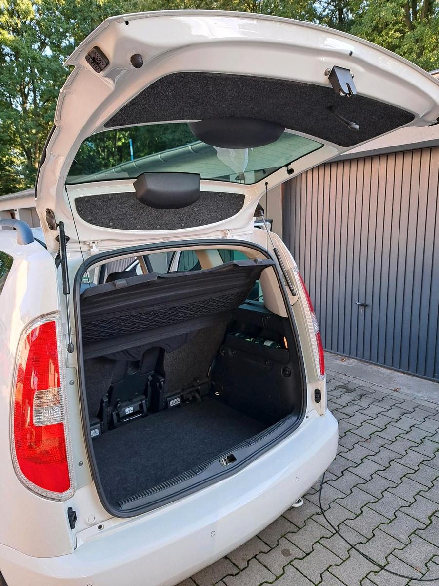 Skoda Roomster 2012 — photo 11