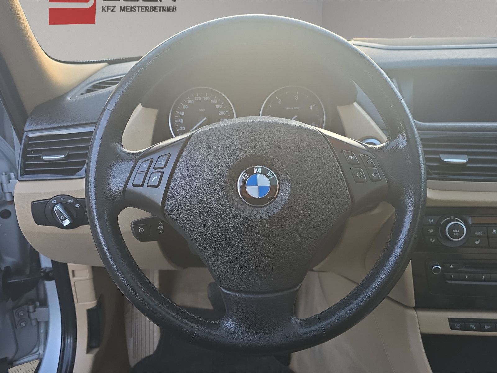Fahrzeugabbildung BMW X1 25 d xDrive Automatik Leder Klima Navi PDC