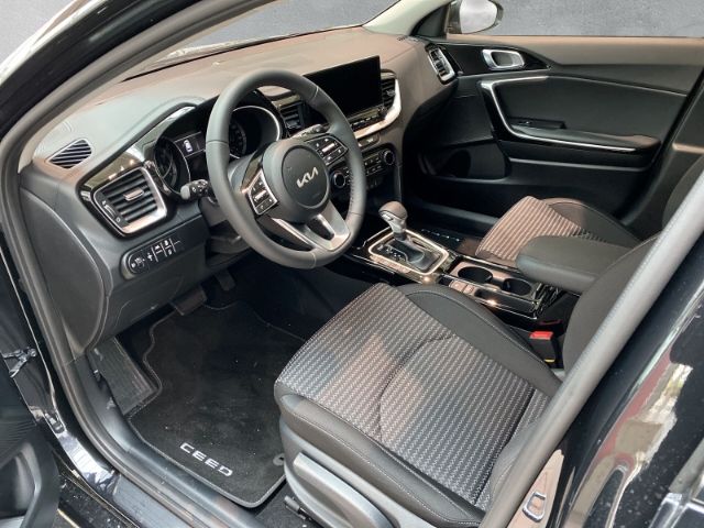 Fahrzeugabbildung Kia Ceed_sw VISION 1.5 T-GDI *KOMFORT-PLUS-PAKET*NAV