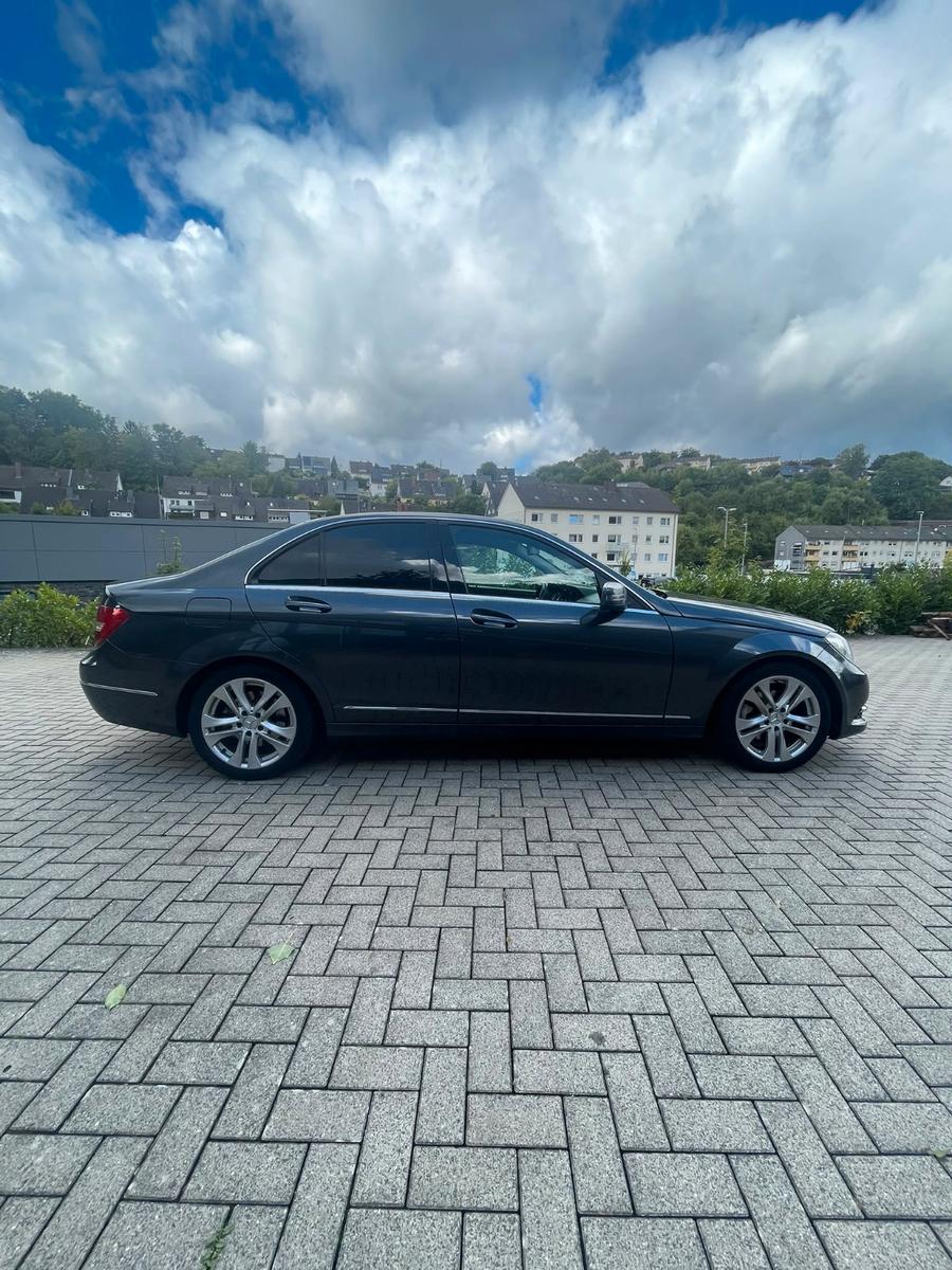 Mercedes-Benz C220 2013 — photo 8