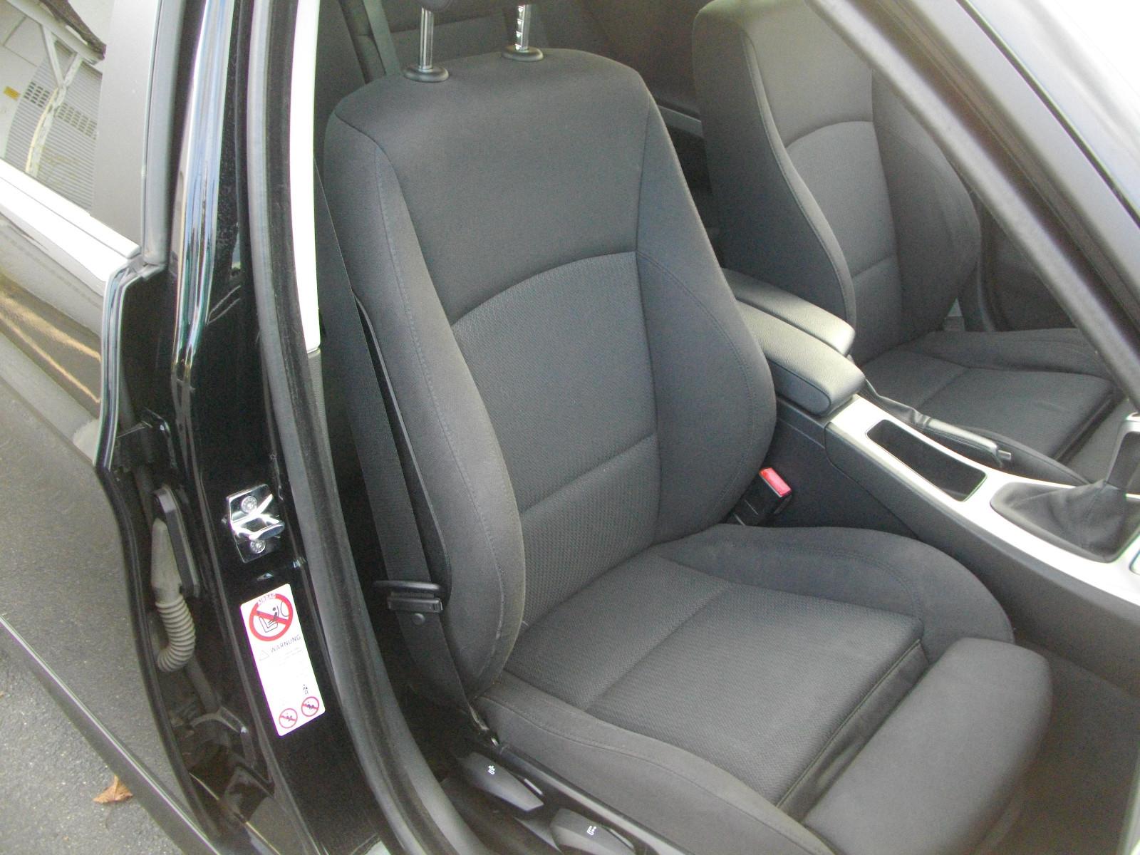 BMW 320 2009 — photo 19