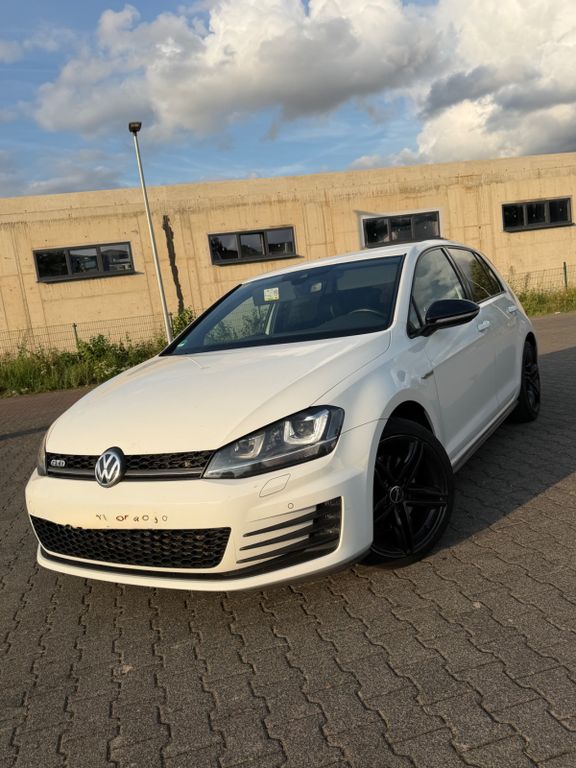 Image of Volkswagen Golf