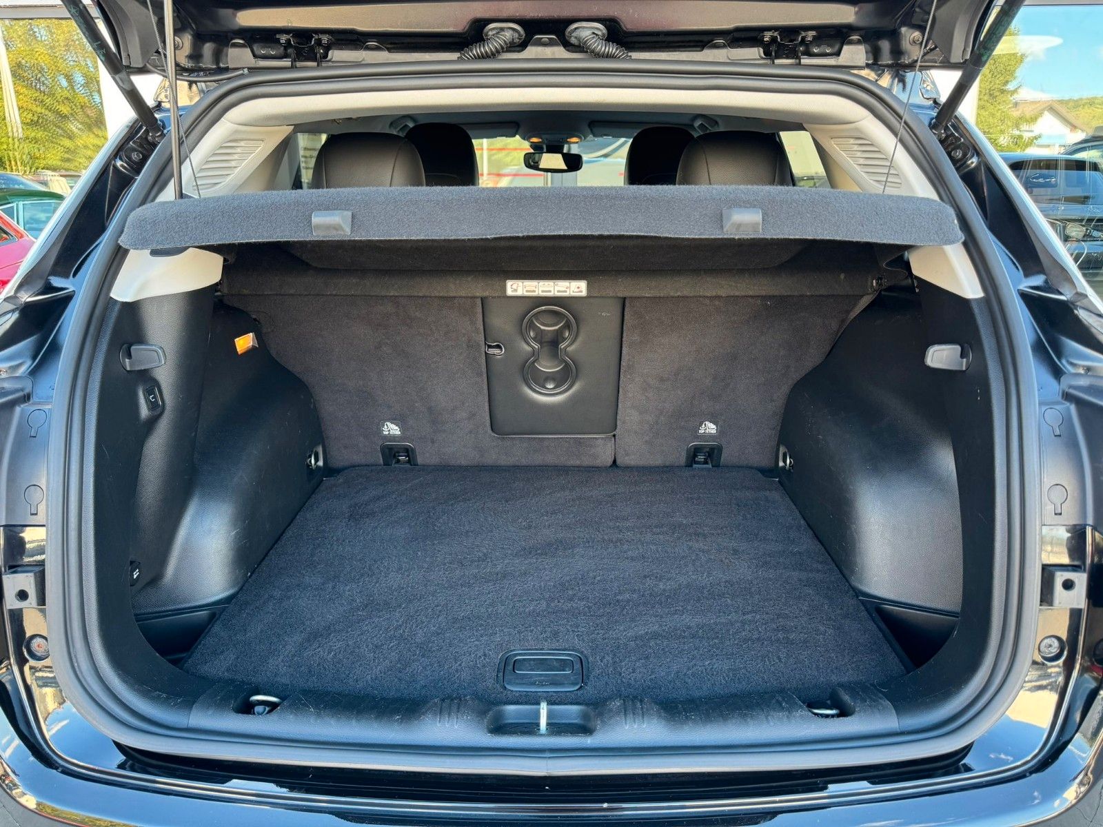 Fahrzeugabbildung Jeep Compass Limited 4WD