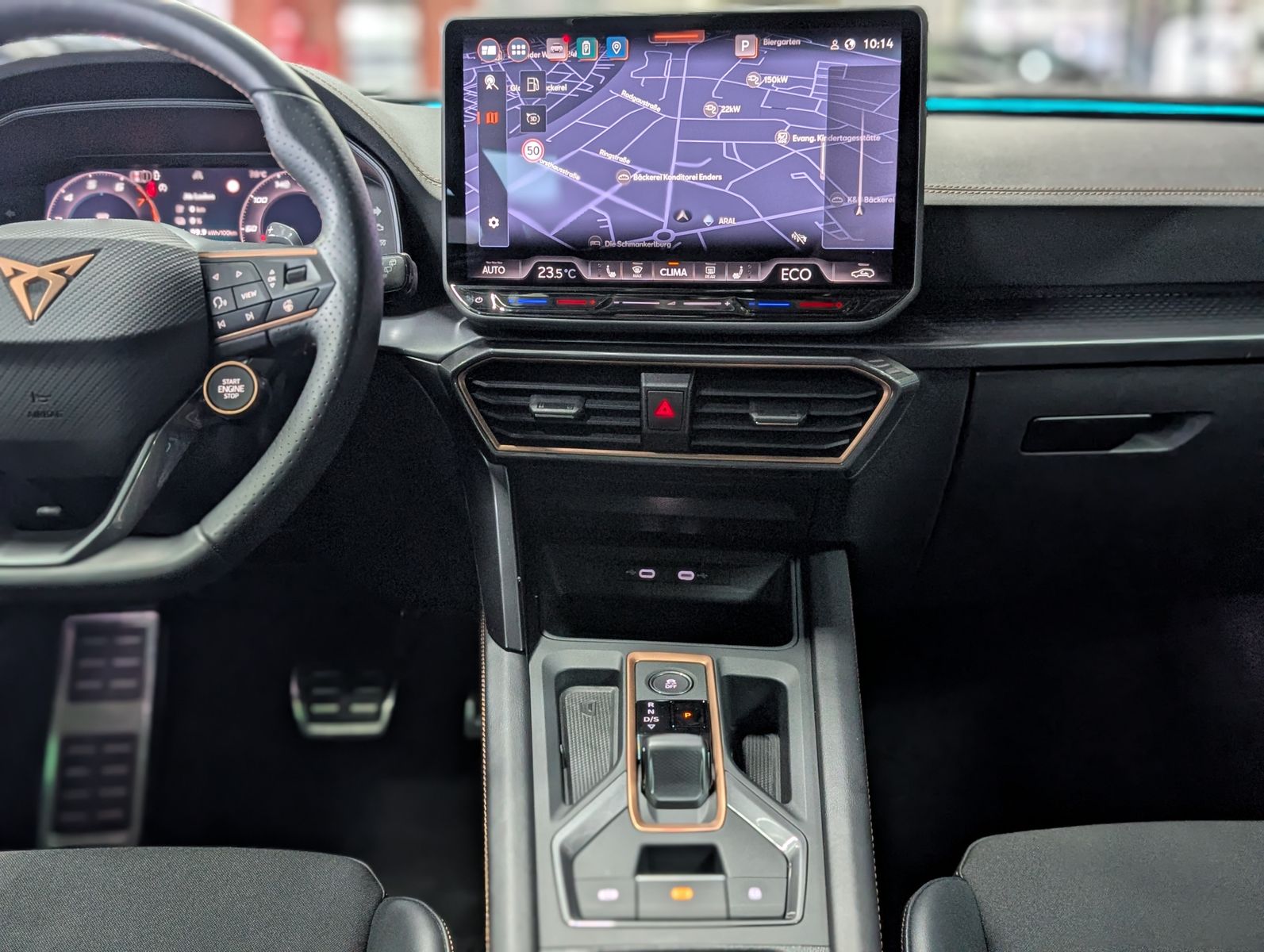 Fahrzeugabbildung CUPRA Leon 1.5 e-Hybrid PLUG-IN LED INTELIG-DRIVE EDGE