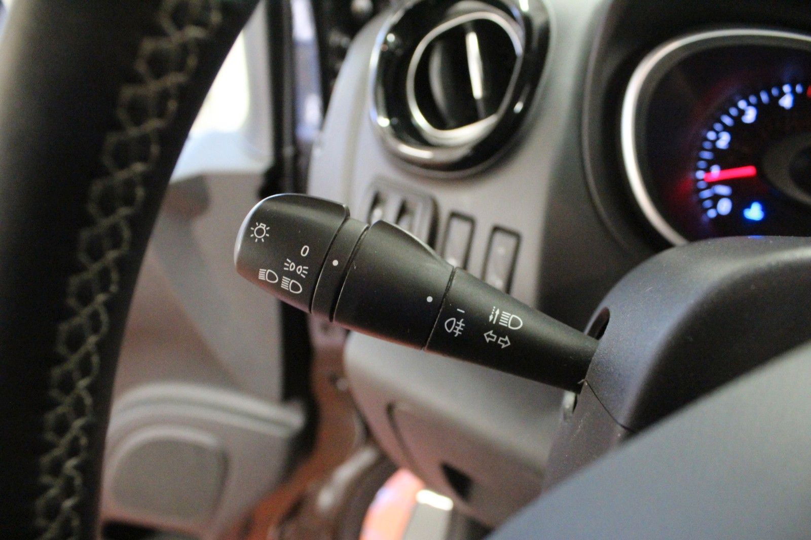 Fahrzeugabbildung Renault Trafic Grand dCi 145 L2H1 LKW 3.0t AHK