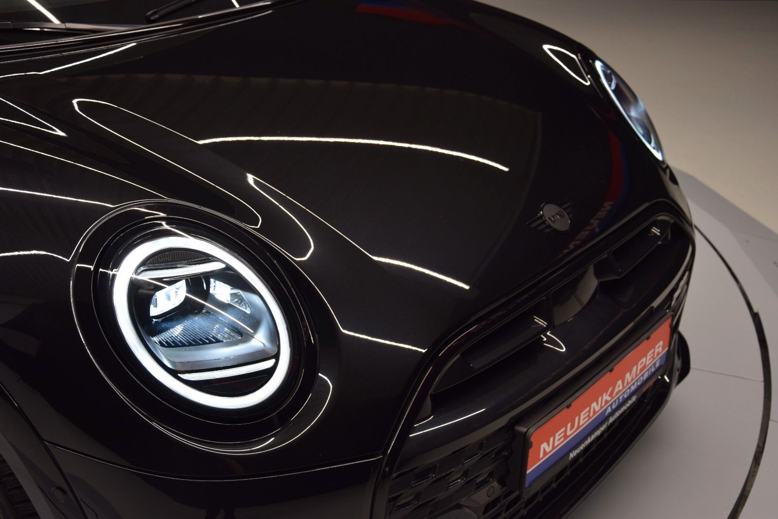 Fahrzeugabbildung MINI Cooper C John Cooper Works Trim M HuD Pano Leder