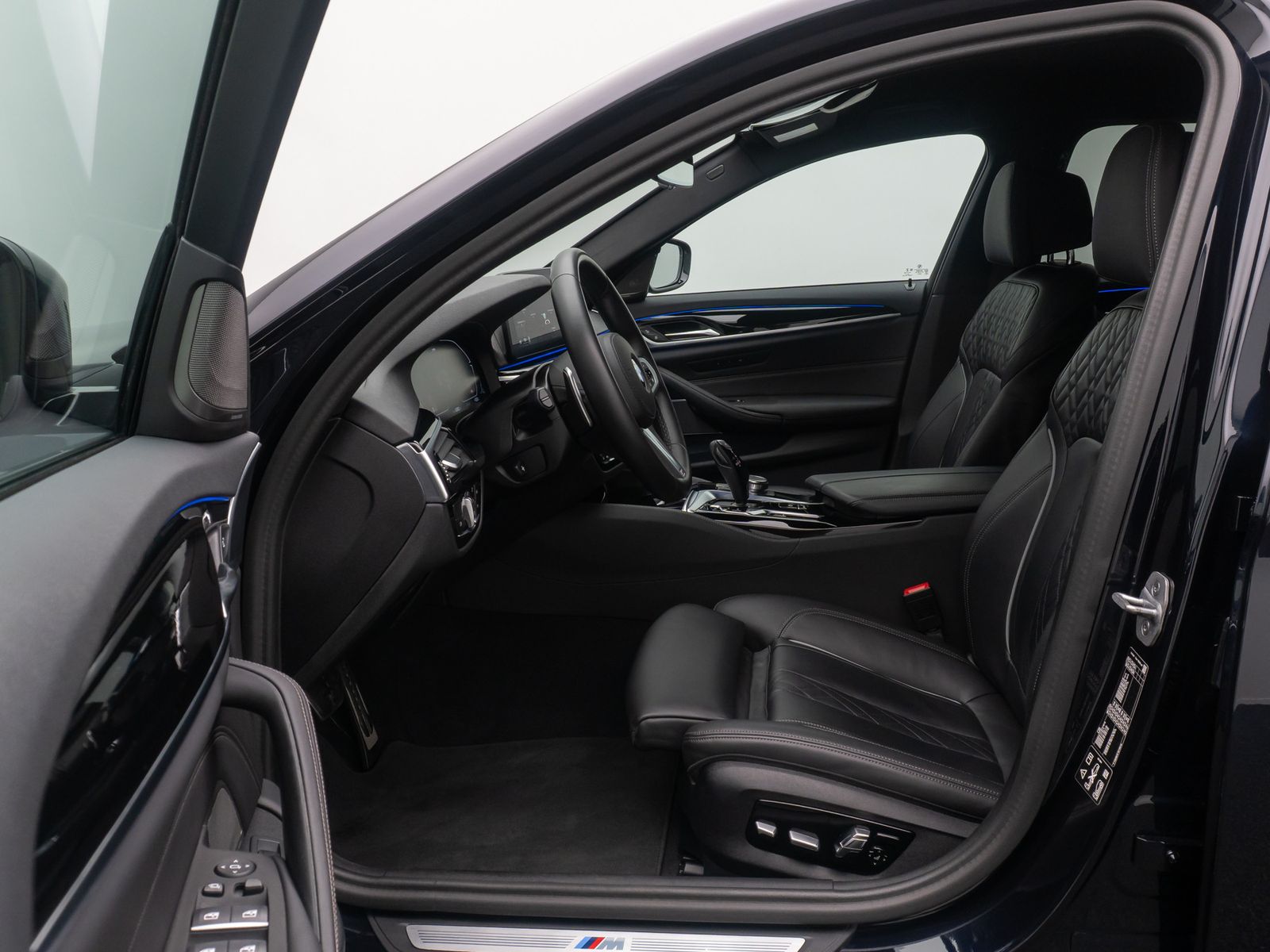 Fahrzeugabbildung BMW 530d xD MSport Individual 360&deg;H/K HUD DAB 20Zoll