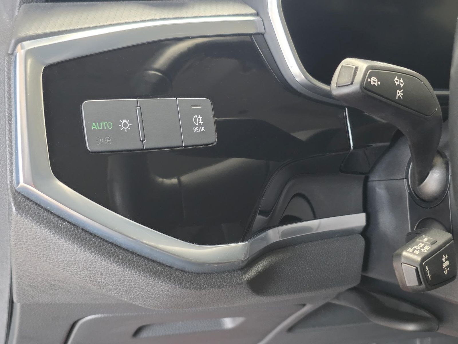 Fahrzeugabbildung Audi Q3 35 TDI DSG/Navi/DAB/Totwinkel/VZE
